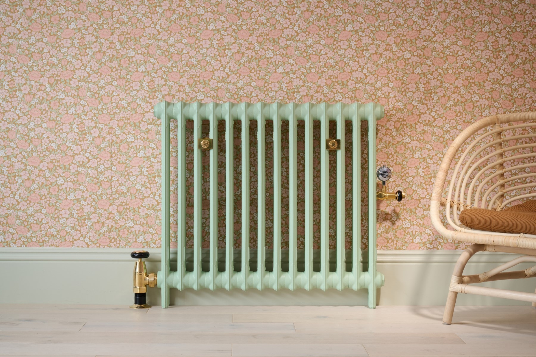 The Mercury 2 Column 30in finished in Little Greene’s ‘Pea Green’ with Unlacquered Brass valves and accessories.