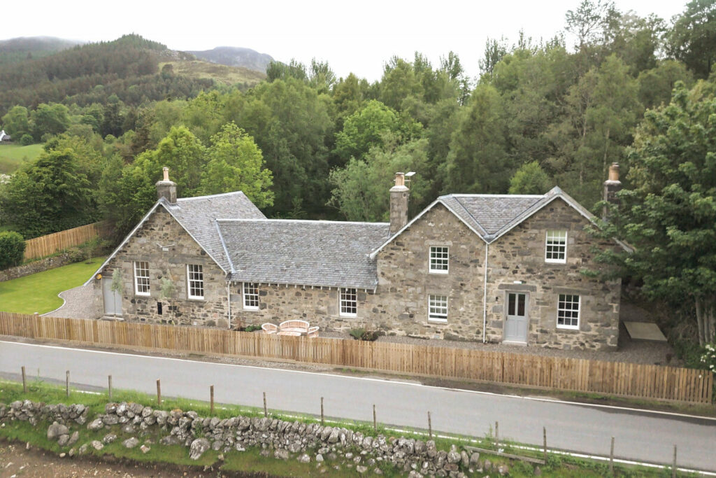 The Schoolhouse Straloch, holiday let in Highland scotland running Castrads cast iron raditaors on an air source heat pump